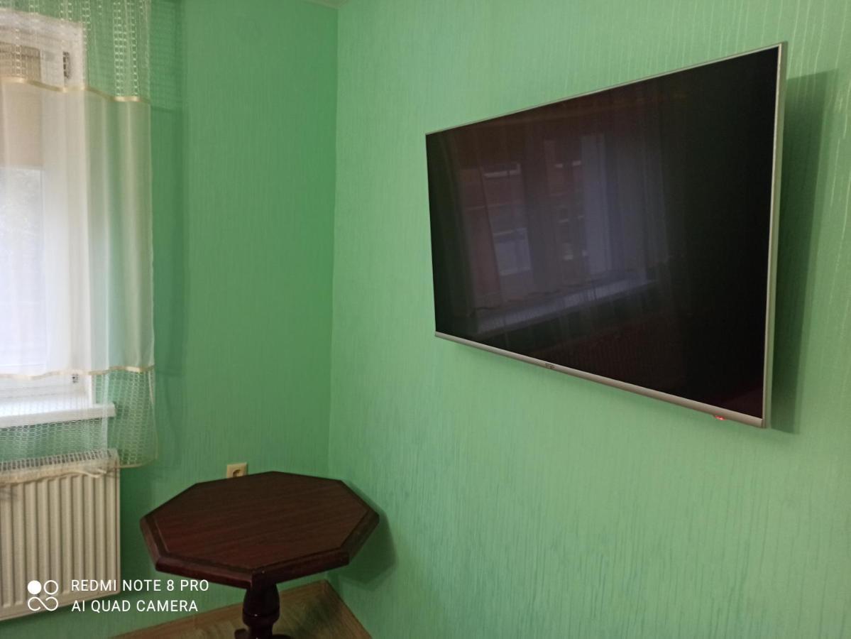 Нова Квартира ポルタヴァ エクステリア 写真